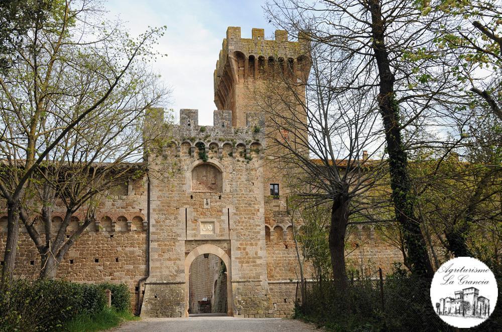 הוילה פיינצה Agriturismo Castello La Grancia Di Spedaletto מראה חיצוני תמונה